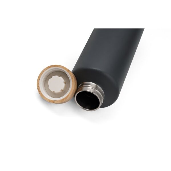 NORRE BOTTLE. Μπουκάλι vacuum από ανοξείδωτο ατσάλι (36% ανακυκλωμένο) διπλού τοιχώματος 640 mL