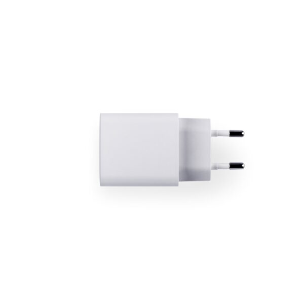 WEGENER. Προσαρμογέας ρεύματος με θύρα USB-A 18W και USB-C 20W σε ανακυκλωμένο ABS (100% rABS)