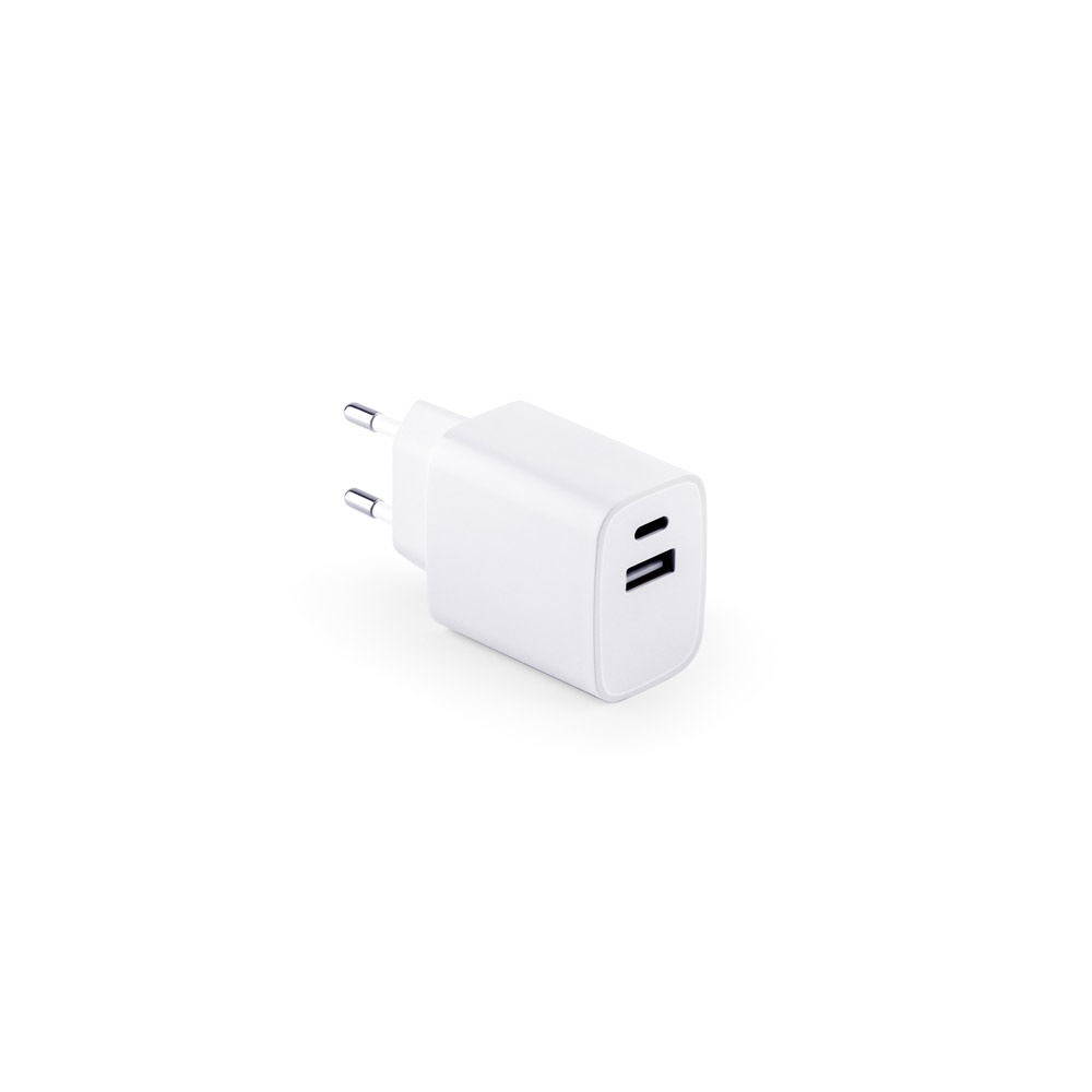 WEGENER. Προσαρμογέας ρεύματος με θύρα USB-A 18W και USB-C 20W σε ανακυκλωμένο ABS (100% rABS)